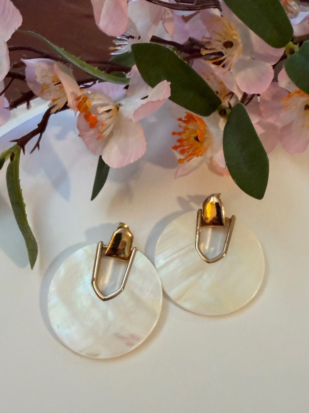 Gold & Mother-of-Pearl Round Drop Earrings - Unbranded 🐼